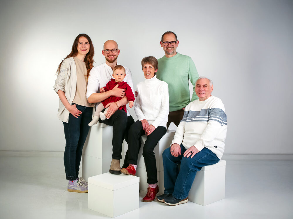 Familienaufnahme mit mehreren Generationen